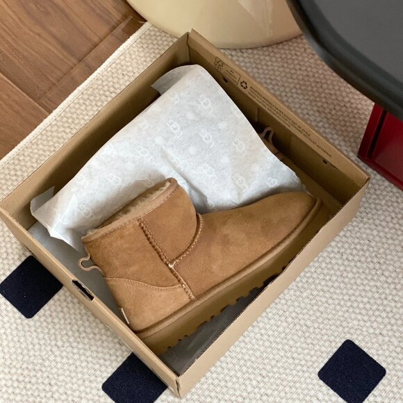 UGG Women's Classic Ultra Mini Boots - Picture 3 of 9